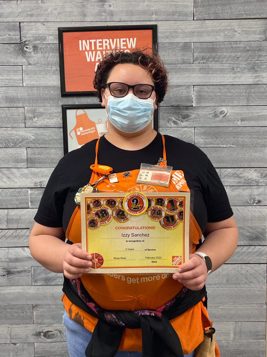 Happy two year anniversary to garden associate Izzy! 🌻