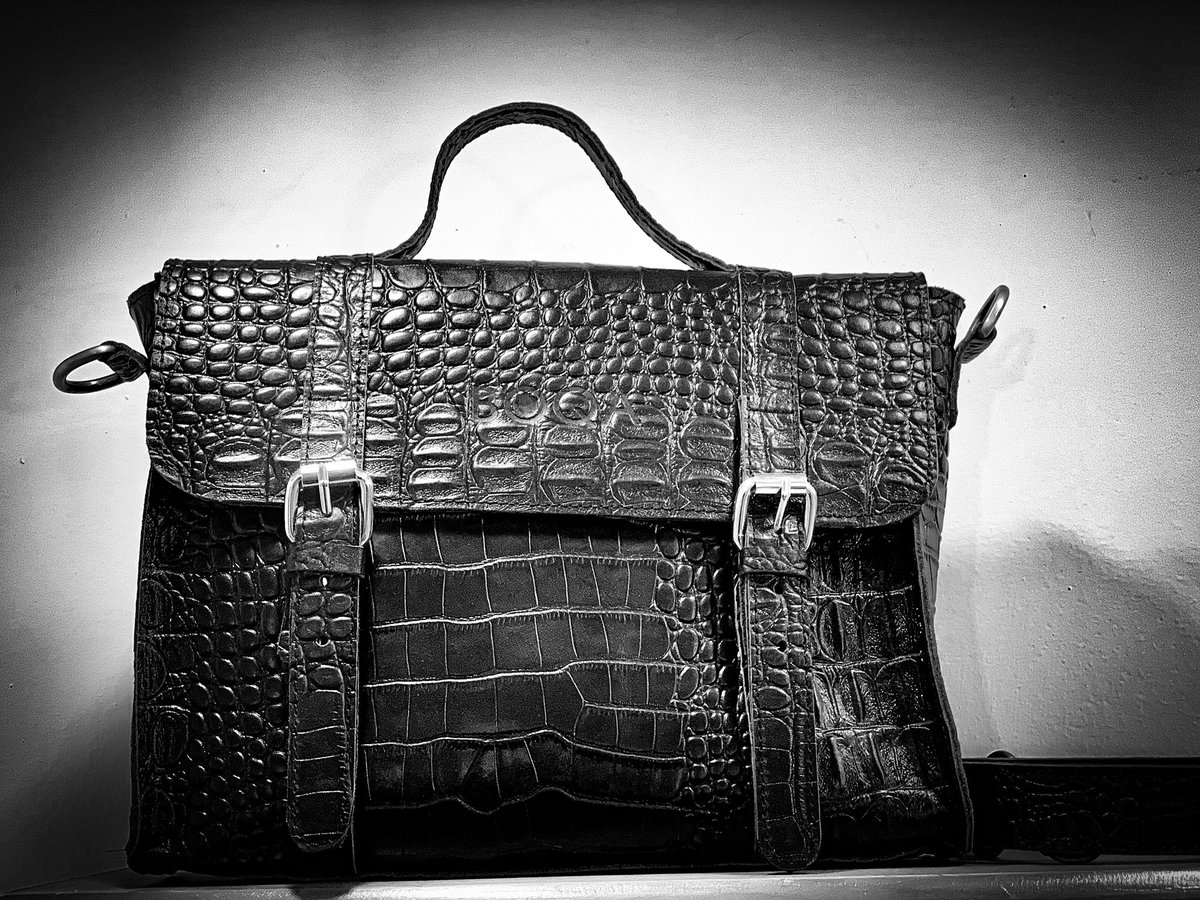 Boqaleathers's tweet image. I mean 🦷🛎