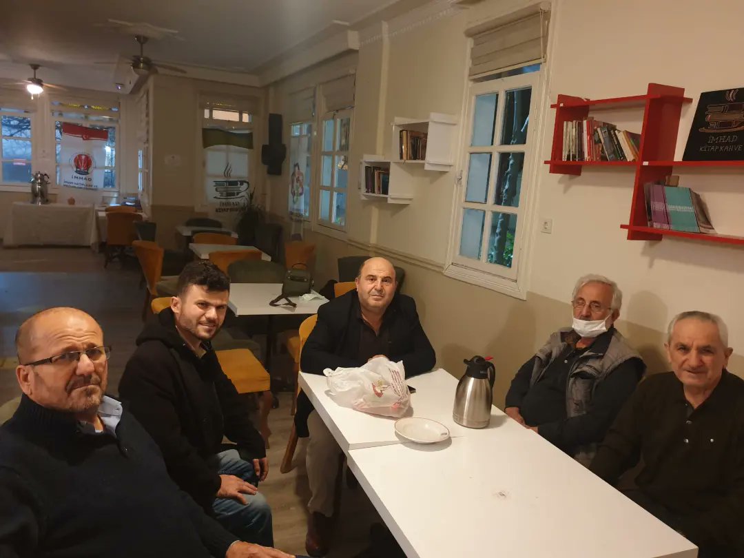 ImhadK's tweet photo. Biz Buradayız! 
Seni De Bekliyoruz..😊

#HayırlıHaftalar
@kasapoglu @gencliksporbak @gsbgenclikprojeleri @gsb_eak #Gençlik #Kitap #Okuyor #Bilgi #İlim #Hikmet #Işığında #İMHAD #KİTAP #KAHVE #Kardeşlik #Muhabbet #İklimi @mbulut06 @aliozdemirgsb @emretopoglu @MuratEskici38 https://t.co/wgEYn61PvL