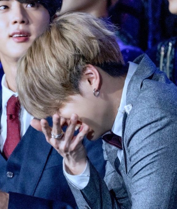 sominhae's tweet photo. Min Yoongi reaching the maximum level of happiness -an endearing thread https://t.co/qKhFsAGRrb
