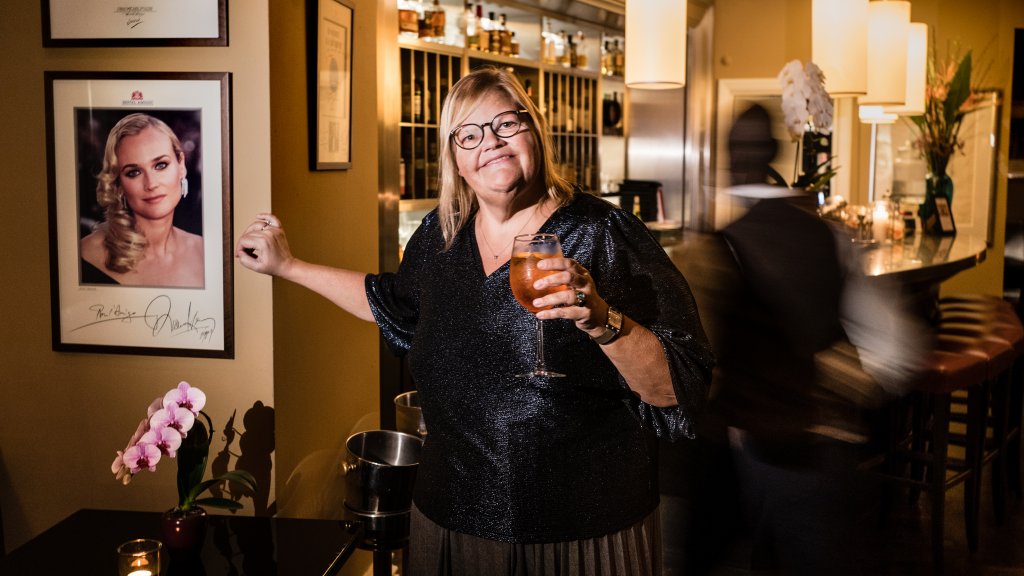 lecho's tweet image. 🍸 L&apos;apéro de @lecho | Florence Hut @florehut: &quot;Notre métier, ce n&apos;est pas Grey&apos;s Anatomy. Pour y trouver un épanouissement, il faut vraiment aimer les gens&quot;
➡  bit.ly/3rtXLcj
✍ par @marinalaurent3

#CHwapi #coronavirus #omicron #covid #papillomavirus #numerusclausus