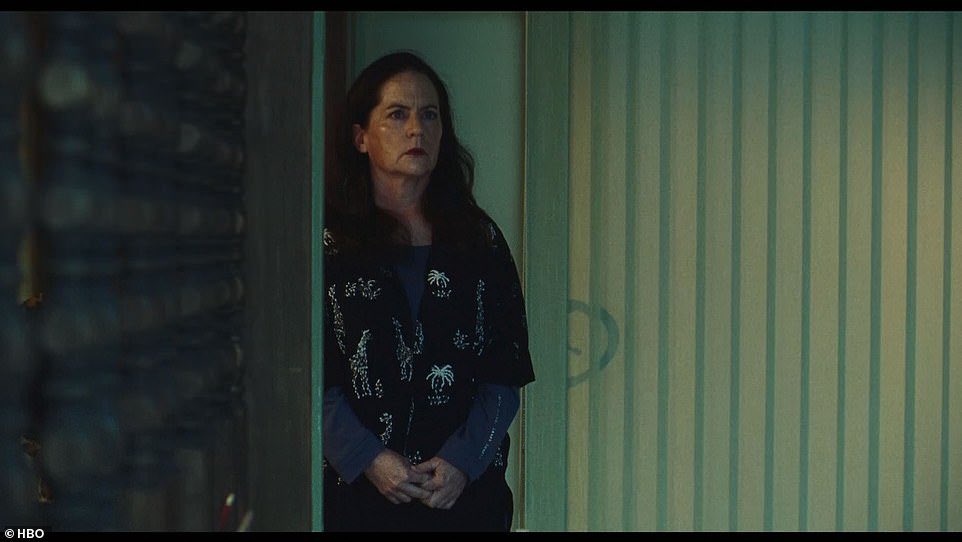 PapiRosita's tweet photo. Ms girl Laurie don’t need a gun she is the gun 😟 #euphoriatalks https://t.co/AnNBM4pMEZ