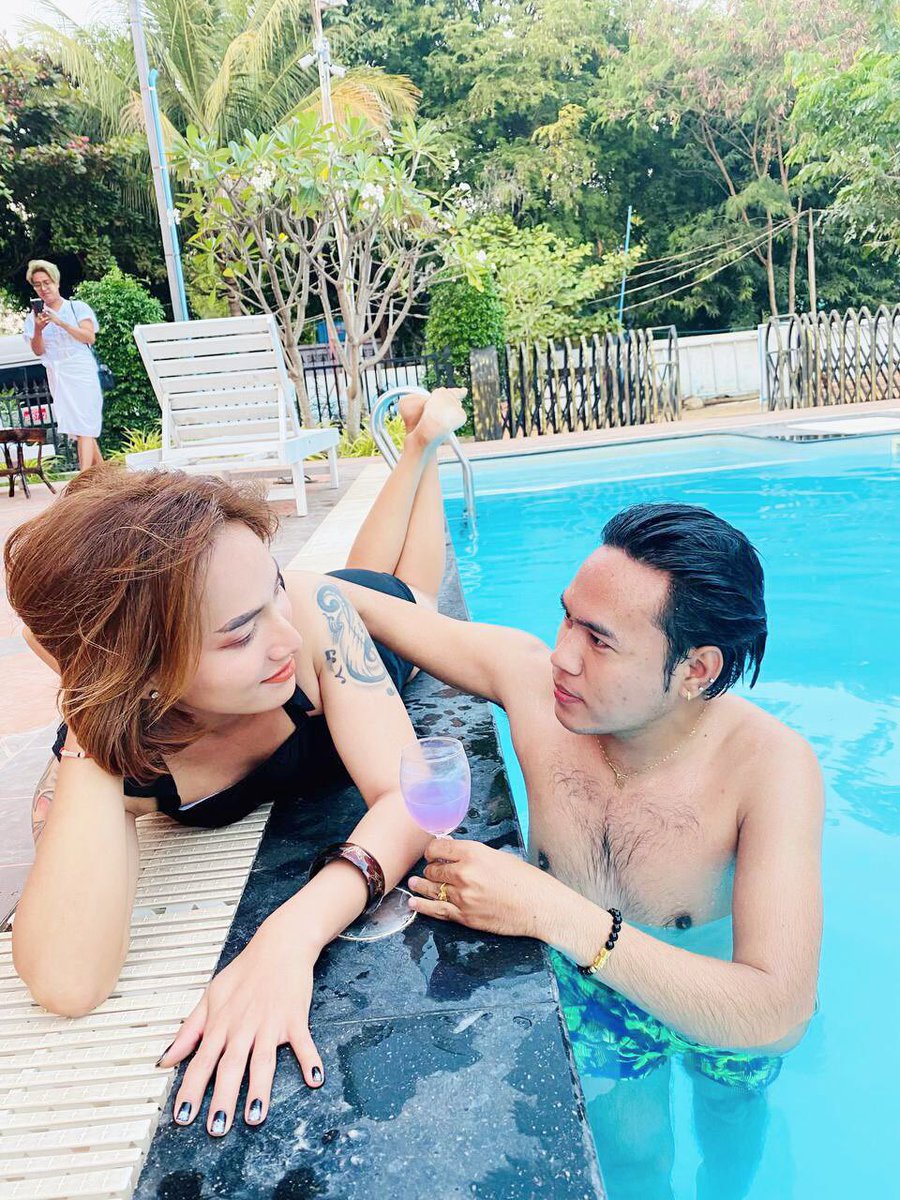 ZweMyoAung3's tweet photo. Lora collagen နဲ့ဆိုပြည့်စုံပြီ…..💜

သက်တူ ရွယ်တူ ချင်း ကြားမှာတောင် ကိုယ်က အမြဲ နုပျို လှပ နေဖို့အတွက်  Lora Collagenကို နေ့စဉ်သောက်ပါ .....
🥶1buu  (15)ထုပ်ပါ  31000 ks
🥶3buu  ကစပြီး ကိုယ်စားလှယ် စျေးနဲ့ ဝယ်လို့ရပါပြီ ✨✨
တစ်လ စာ  (2) buu ဝယ်တဲ့ ဘယ်သူမဆို လက်ဆောင်ရေဗူးပါ https://t.co/UaQTFHxvvW