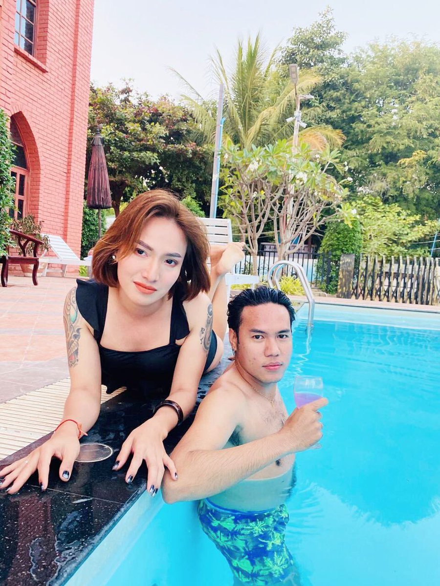 ZweMyoAung3's tweet photo. Lora collagen နဲ့ဆိုပြည့်စုံပြီ…..💜

သက်တူ ရွယ်တူ ချင်း ကြားမှာတောင် ကိုယ်က အမြဲ နုပျို လှပ နေဖို့အတွက်  Lora Collagenကို နေ့စဉ်သောက်ပါ .....
🥶1buu  (15)ထုပ်ပါ  31000 ks
🥶3buu  ကစပြီး ကိုယ်စားလှယ် စျေးနဲ့ ဝယ်လို့ရပါပြီ ✨✨
တစ်လ စာ  (2) buu ဝယ်တဲ့ ဘယ်သူမဆို လက်ဆောင်ရေဗူးပါ https://t.co/UaQTFHxvvW