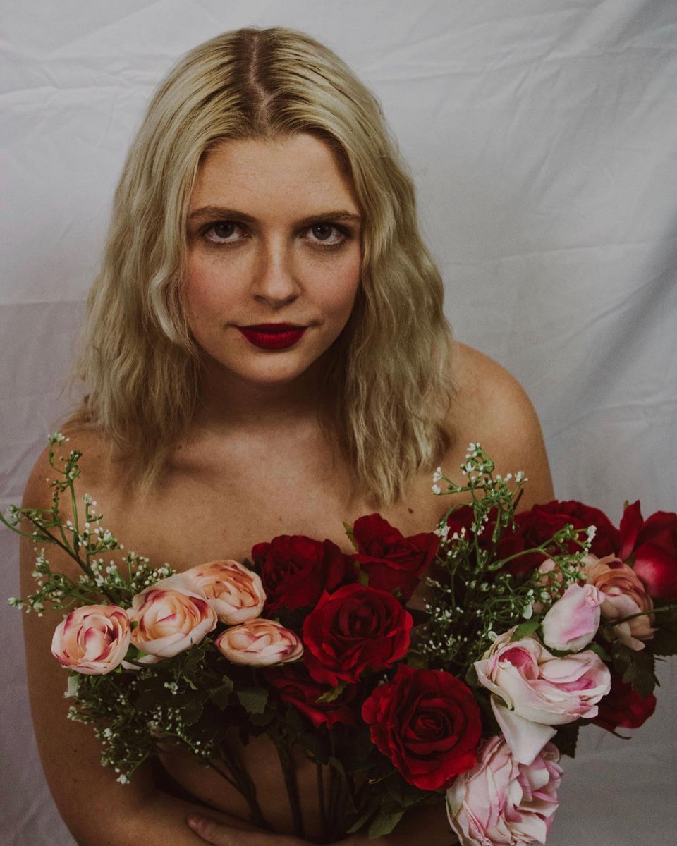 AlyssaSteward's tweet image. book w meee🥀