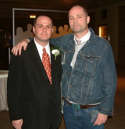 LarrytheFalcon's tweet photo. @thehipofficial  Gord - 2/6/64
Me - 2/6/74
Pretty cool! I guess he was ten years taller than me;) https://t.co/C3bKiaBu3I