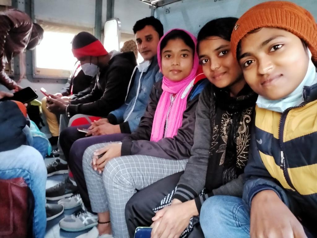 SSCGD-2018 #CAPF के मेडिकल फिट छात्र-छात्राएं घर से निकले है अपने सपनों को पूरा करने के लिए, देश के सभी संघठनों से अनुरोध इनकी लड़ाई में मदद करे और सोशल मीडिया पर इनकी आवाज़ बुलंद करें । <a href="/HansrajMeena/">Hansraj Meena</a> <a href="/RandaHabib/">Randa HABIB</a> <a href="/JasbirGillKSMP/">Jasbir Singh Gill MP official account</a> <a href="/journo_jitendra/">Jitender Bhardwaj</a> <a href="/VikashJakhar21/">Vikash Jakhar</a> <a href="/IYC/">Indian Youth Congress</a> <a href="/_garrywalia/">Gurpreet Garrywalia</a>