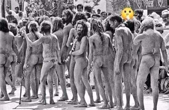 ये हमारी पहचान का मसला है हुक्मे इलाही है 
और संविधानिक अधिकार भी है इसपर कोई प्रहार कर रहा तो बर्दाश्त नहीं करेंगे 
 हमारा हक़ हम किसीको छीनने नहीं देंगे एक धर्म को अपने हिसाब से रहने की पूरी आज़ादी तो हिजाब से इनको क्या दिक्कत है?
#HijabisOurRight 
#hijab 
<a href="/priyankagandhi/">Priyanka Gandhi Vadra</a>