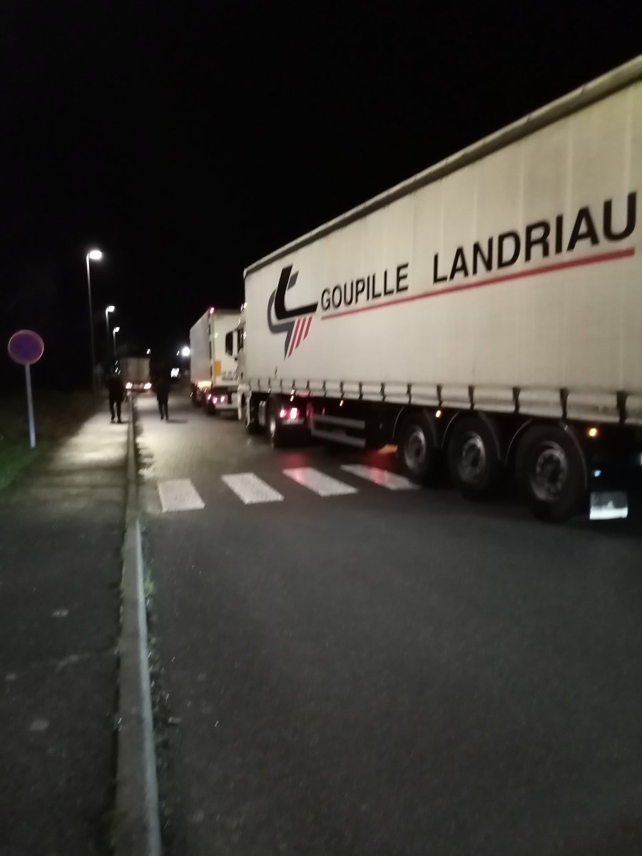 JA de Vendée (@javendee) on Twitter photo Demande de transparence des approvisionnement du porc ce matin devant Fleury Michon avec JA85 et la <a href="/FDSEAVendee/">FDSEA Vendée</a> !
La juste rémunération et la loi #EGA doit être appliquée dès maintenant pour permettre aux éleveurs porcins de vivre de leur métier. Demande de transparence des approvisionnement du porc ce matin devant Fleury Michon avec JA85 et la <a href="/FDSEAVendee/">FDSEA Vendée</a> !
La juste rémunération et la loi #EGA doit être appliquée dès maintenant pour permettre aux éleveurs porcins de vivre de leur métier.