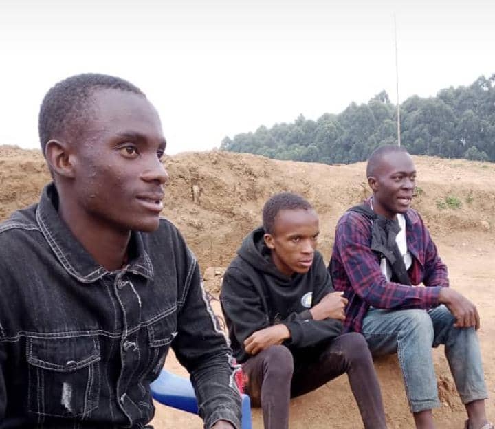 #BENI#  #FARDC# arrêtent 3 terroristes ADF dans la vallée de MWALIKA.Tous de nationalité Tanzanienne.
Bravo notre seule et unique Armée. 
<a href="/BeniRadio/">Radio Télévision FARDC BENI</a> , @FARDC_off <a href="/RFIAfrique/">RFI Afrique</a>