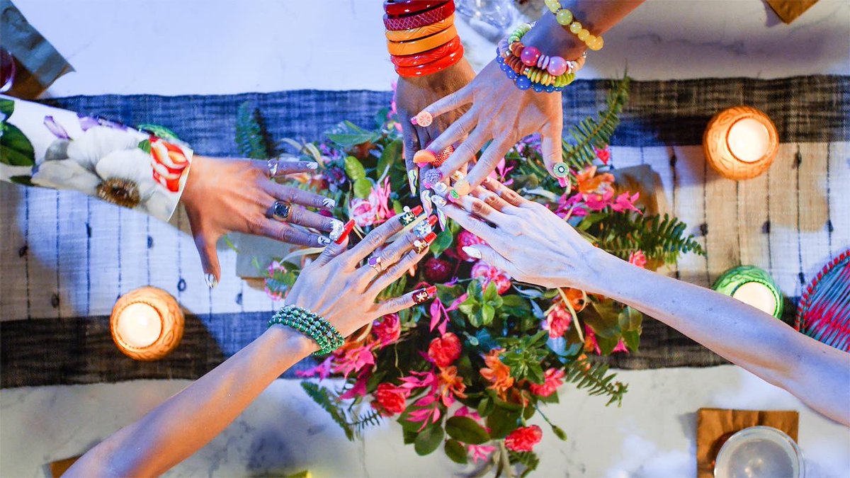 LowBudgetLaughs's tweet image. And that’s a wrap. We out! Thanks 4 all the social media love tonight! #ClawsTNT #Claws #ClawsFinale #ClawsUp #ClawsOut