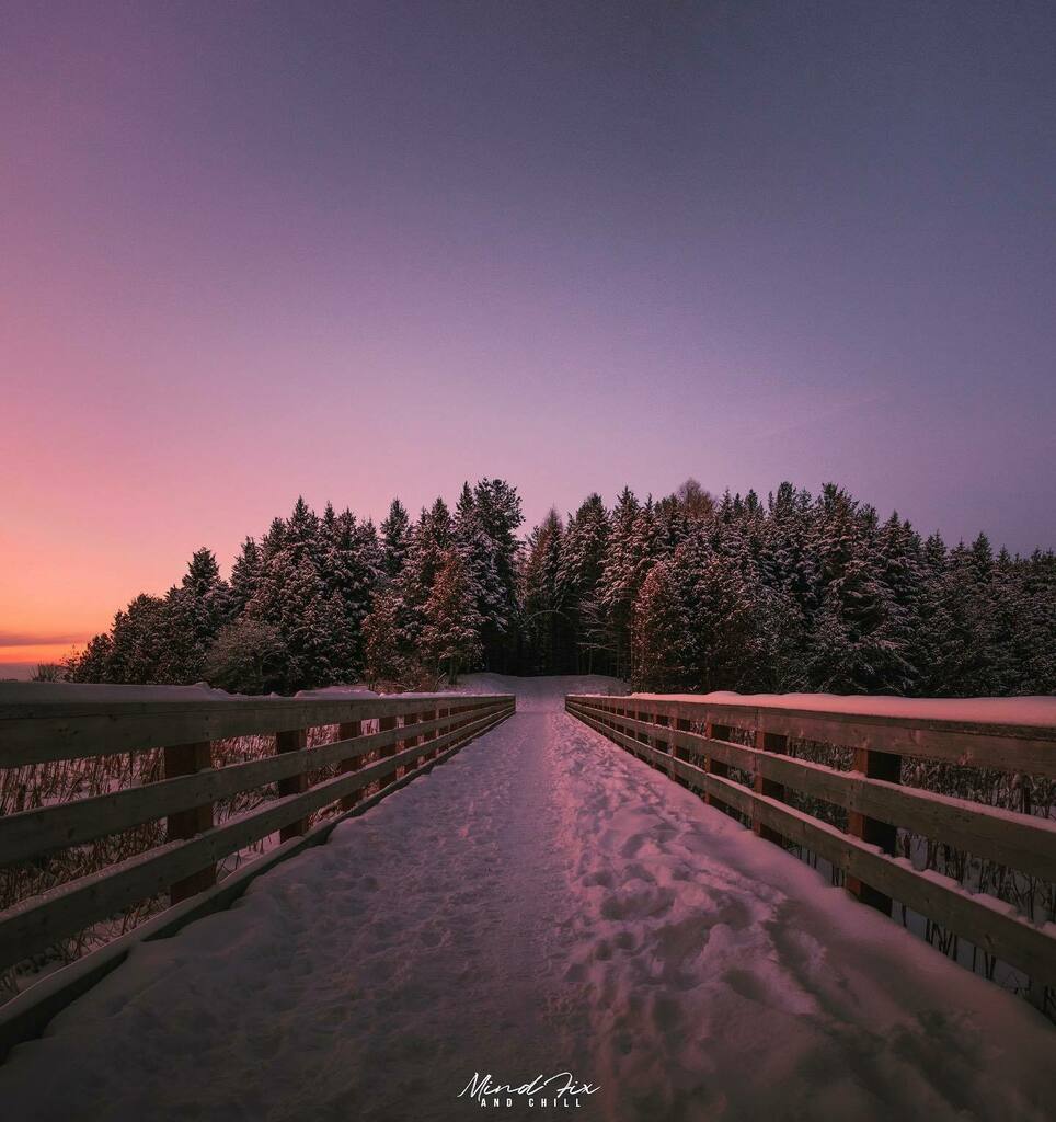 mindfixandchill's tweet photo. Been hibernating from the freezing weather, but it was nice to hit the lightly used paths for the @townofaurora Cabin Fever Reliever photo contest.
.
#raw_canada #raw_community_member #raw_hikes #rebel_scapes 
#townofaurora #cabinfeverreliever  #toronto_… https://t.co/WvaecEdB8R https://t.co/aIGntv9V1G