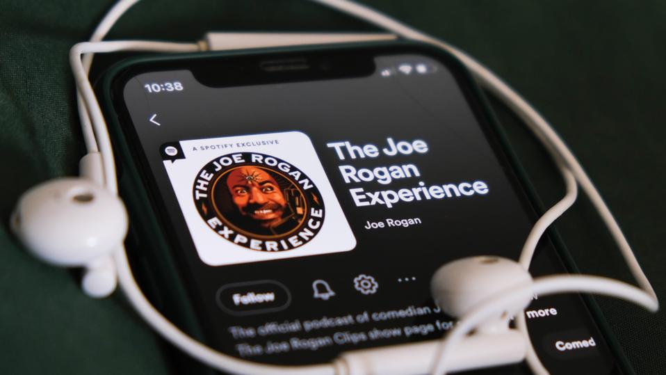 Forbes's tweet photo. Spotify CEO Apologizes To Staff Over Joe Rogan Racial Slur Controversy But Says ‘Silencing’ Him Is Not The Answer https://t.co/zo5usm1TnY https://t.co/CXh4Ym1jkt