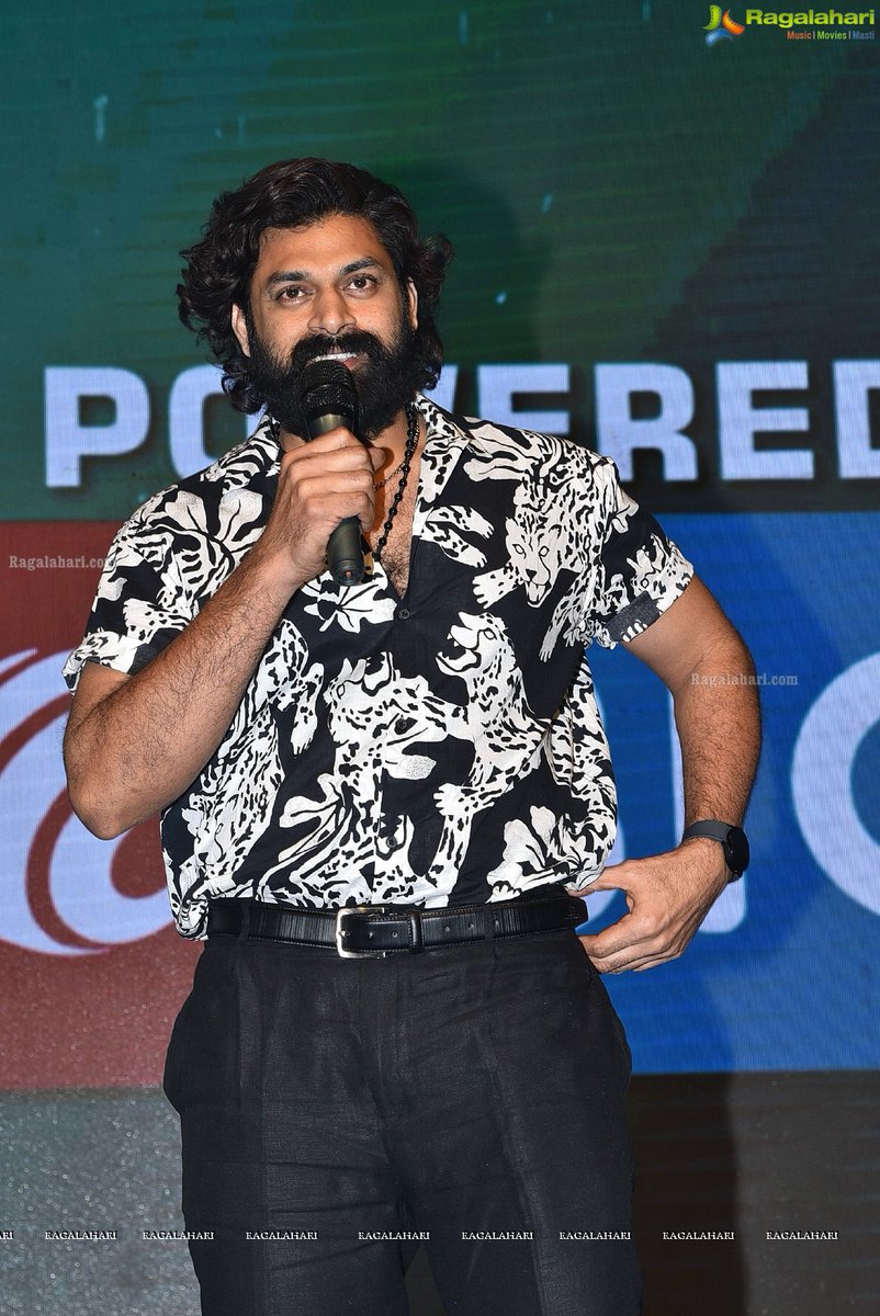 actorshritej's tweet photo. https://t.co/mcF9wGcDGA
At Sakala Gunabhi rama Trailer release event Speech
#ShriTej #SakalaGunabhiRama #Eipl https://t.co/Sql98Q9VYJ