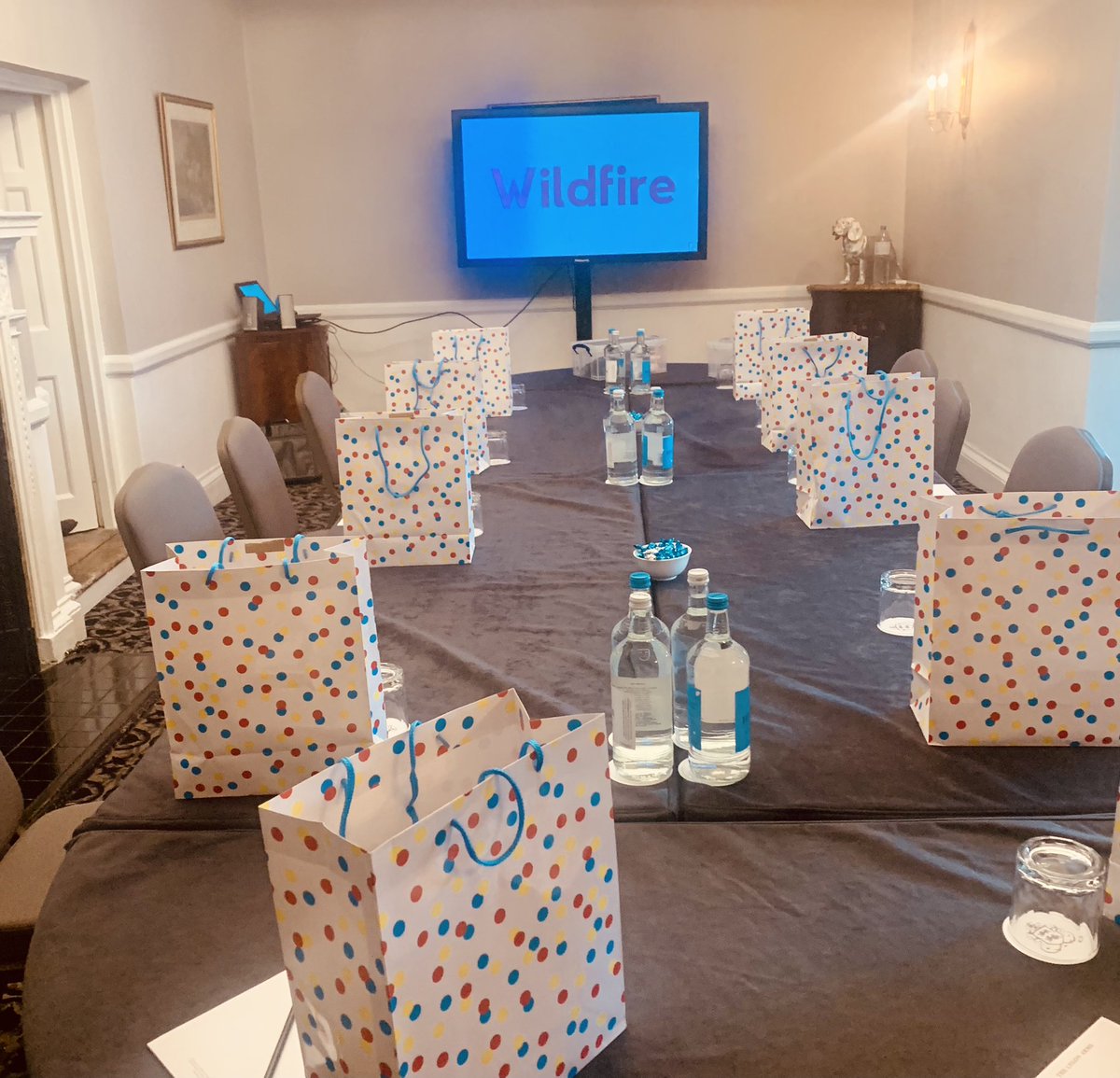 eventprofslive's tweet photo. We’ve had a blast at our FAM @LygonCotswolds @LernouxDock it is a stunning property with lots of history perfect for exclusive use, incentives, board meetings etc and @wildfire_agency will bring the fun like they did for us! New blog post with all the details soon #eventprofs https://t.co/PN0IWfUO3b