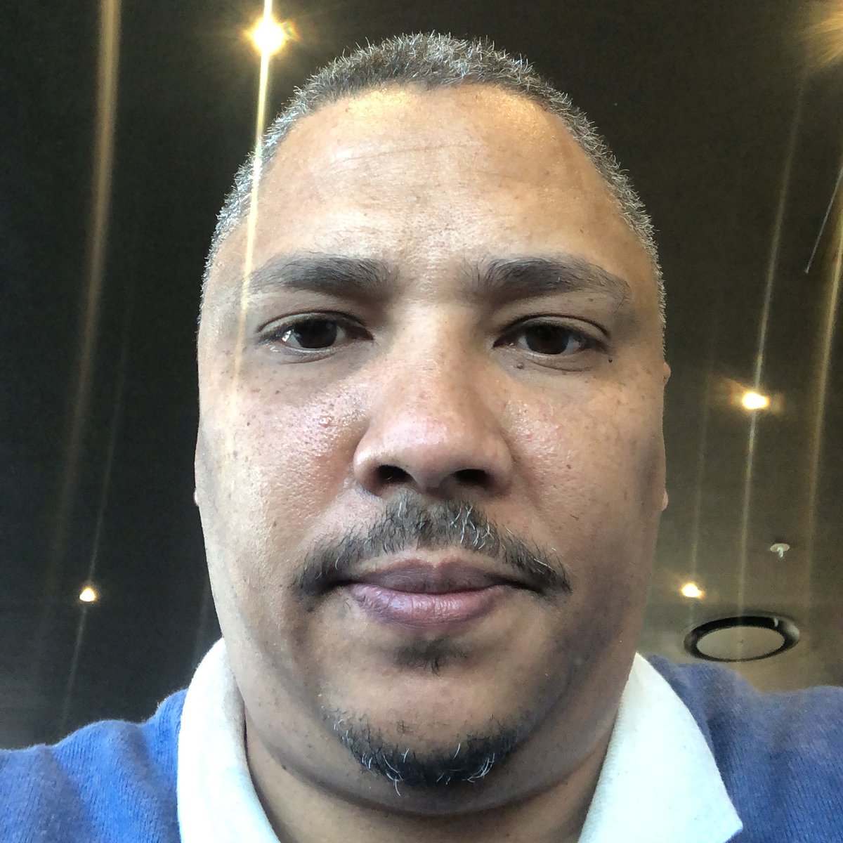 Hilton02720870's tweet photo. #NewProfilePic https://t.co/Hqe2gQ5KsG