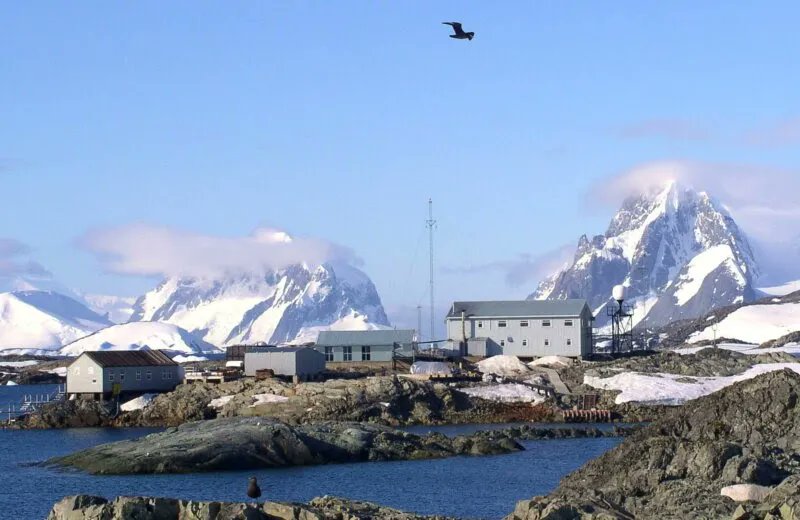 полярная станция вернадского. полярная станция академик вернадский. антарктида украинская станция вернадского. антарктические полярные станции. антарктида украинская станция вернадского.