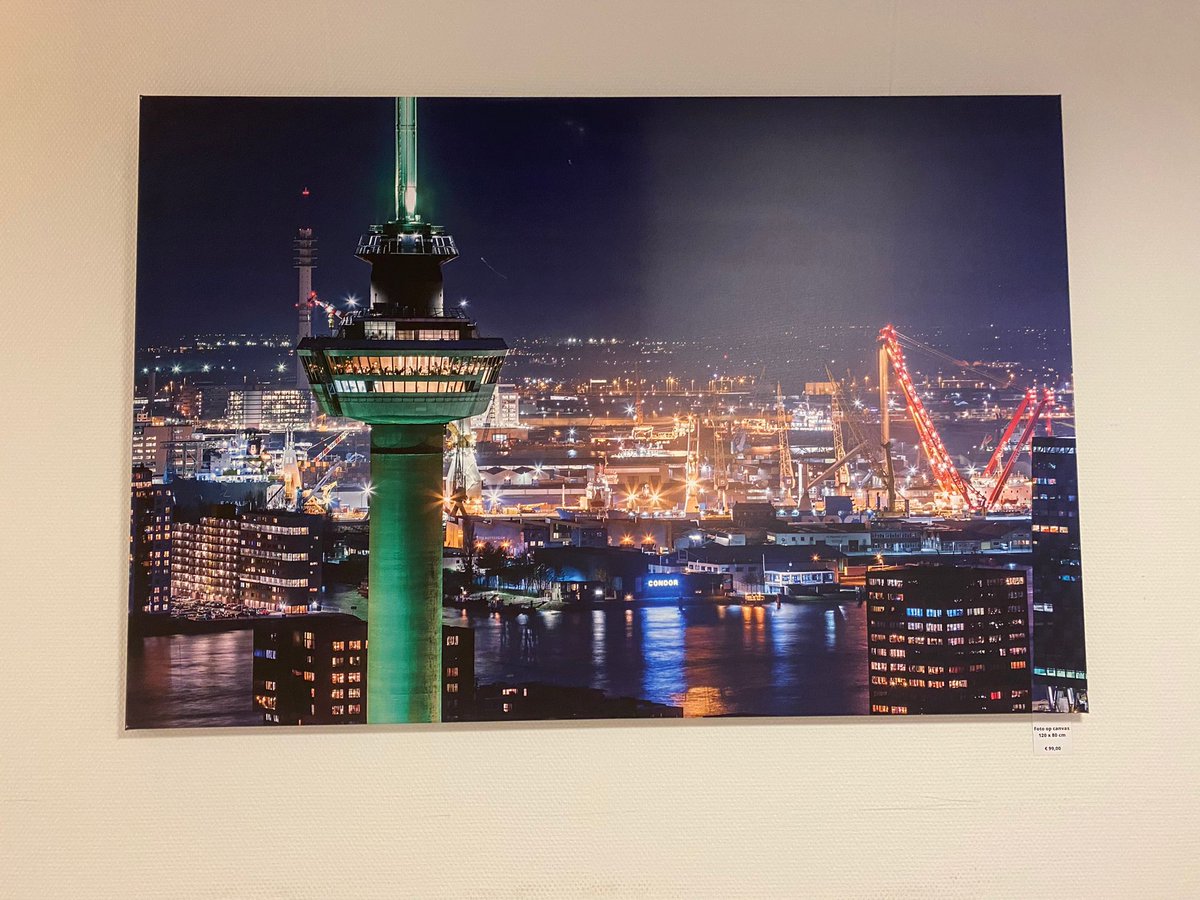 RuudMilort's tweet image. #nightlife in the city of #rotterdam met als hoogtepunt de #euromast, nu te koop als #wanddecoratie via picfee.com/print/euromast…