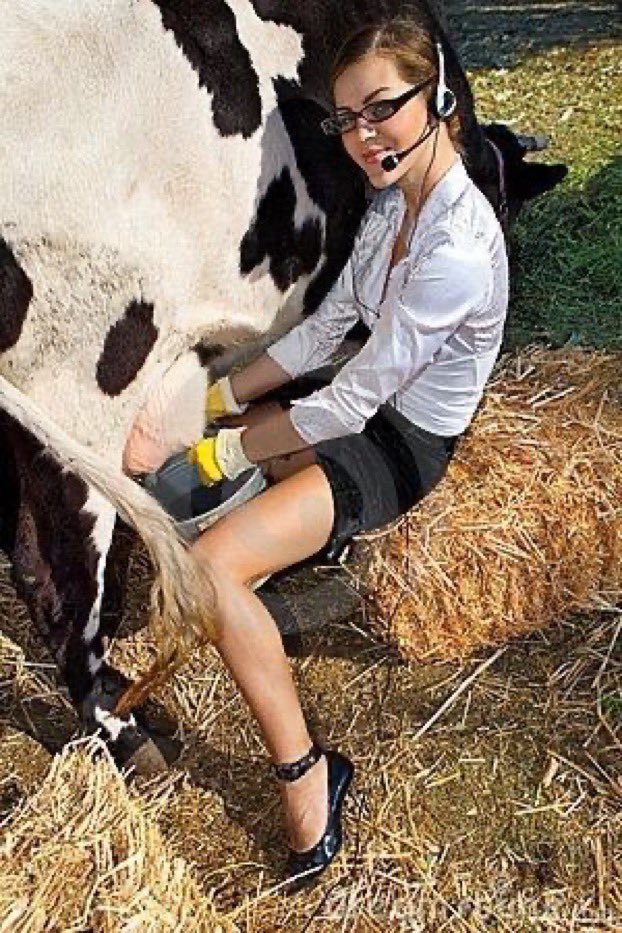 artlesscom's tweet image. i just finished my degree !! 🥳 time to spike the punch bowl 🎉🎉