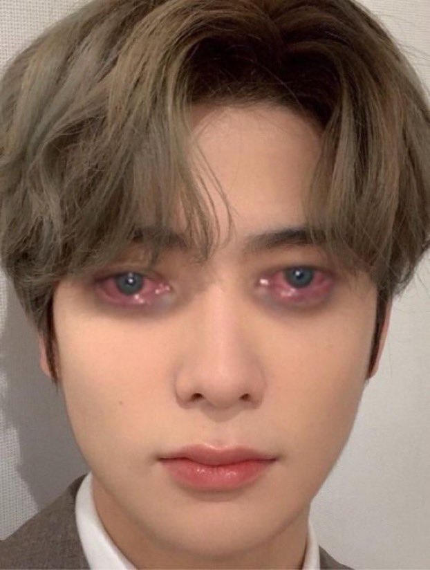 artlesscom's tweet image. i just finished my degree !! 🥳 time to spike the punch bowl 🎉🎉