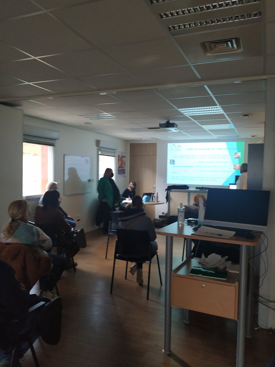PE_Privas's tweet photo. Session de #MRS Méthode de Recrutement par Simulation dans les métiers du service à la personne ce matin au @PE_Privas avec présence de l'@AAD07 
#sap #recrutement https://t.co/cOwkTzMAWk