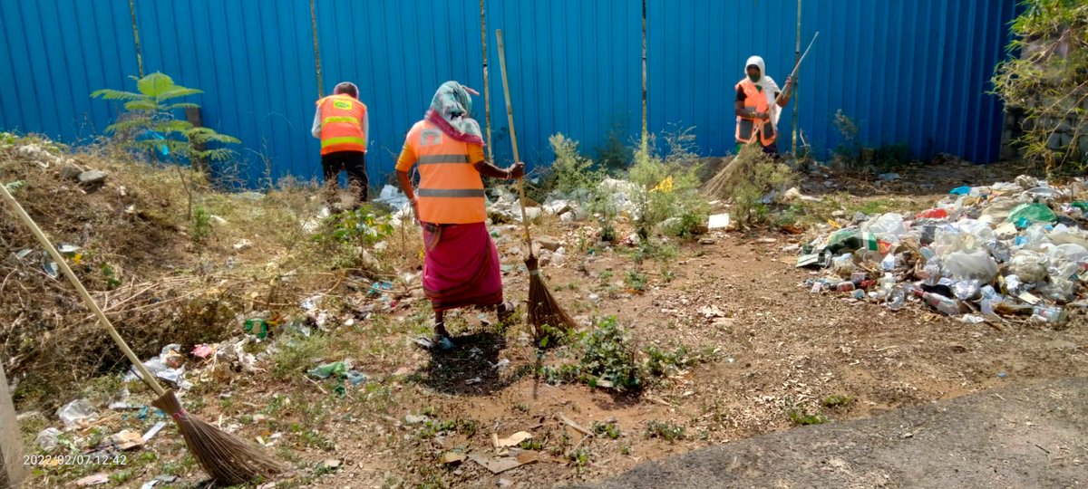 GhmcAmoh3's tweet photo. @GHMCOnline @PublicVibeTel @CEC_EVDM @CommissionrGHMC @GadwalvijayaTRS @DC_Hayathnagar Areas has been cleaned  and instructed concerned SFA to monitor area on regular basis, if you still need any assistance please contact  - 
Dr. K. Manjula Vani AMOH - 3, 7995079806 and Sanitary Supervisor  P. Chandra Shekar Reddy  - 9849556521 https://t.co/BKYJWfY3Bz