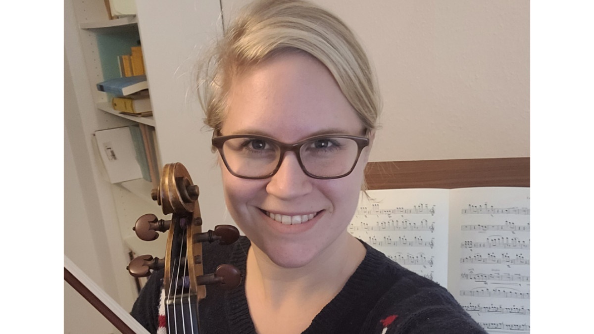 Wenn unsere liebe Kollegin Juliane nicht gerade auf ihrer Bratsche spielt, ist sie eine sehr engagierte Projektmanagerin. 💪 
Gerade hat sie erfolgreich die Fortbildung zum Scrum-Master abgeschlossen! 👏
Wir sagen: Herzlichen Glückwunsch und danke für dein Engagement, Juliane! 💗