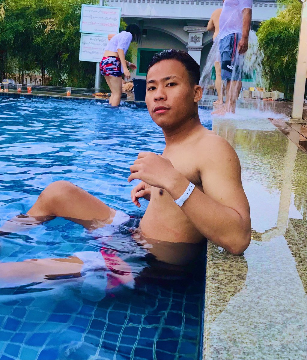 DerekGe84388965's tweet photo. သိက္ခာ ရှိအောင်နေပါ 
မေတ္တာရှိတဲ့သူတွေ မင်းဘဝထဲရောက်လာလိမ့်မယ် ...💙 https://t.co/GjCtKfdCKt