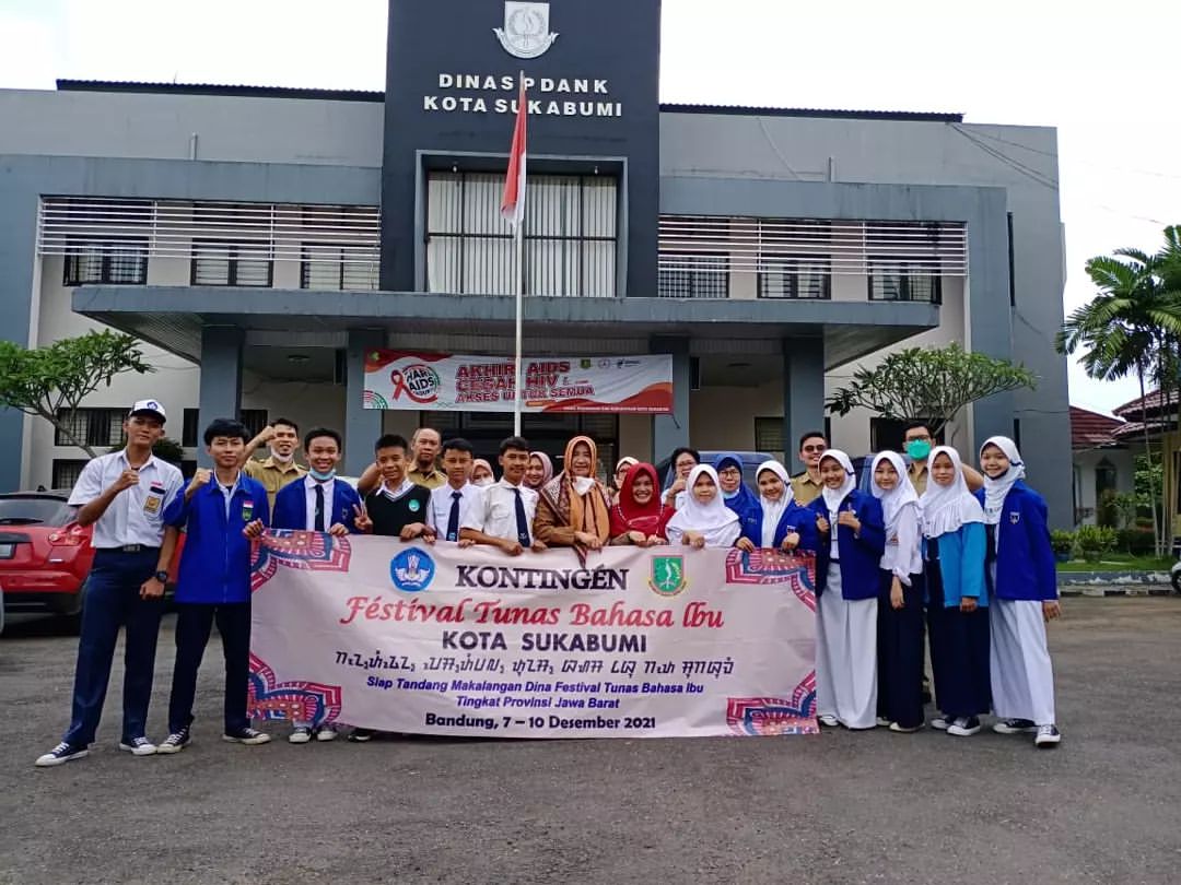 txtdarisukabumi's tweet photo. 2. SMP Negeri 1 Kota Sukabumi

Spansa berhasil menjadi runner up dengan Total Rerata UN 60,63. Spansa adalah salah satu SMP terfavorit di Sukabumi. Sekolah ini banyak menghasilkan atlit dan talenta berbakat lainnya. Coba absen dulu siapa aja nih alumninya hehe. https://t.co/j2rj2idlda