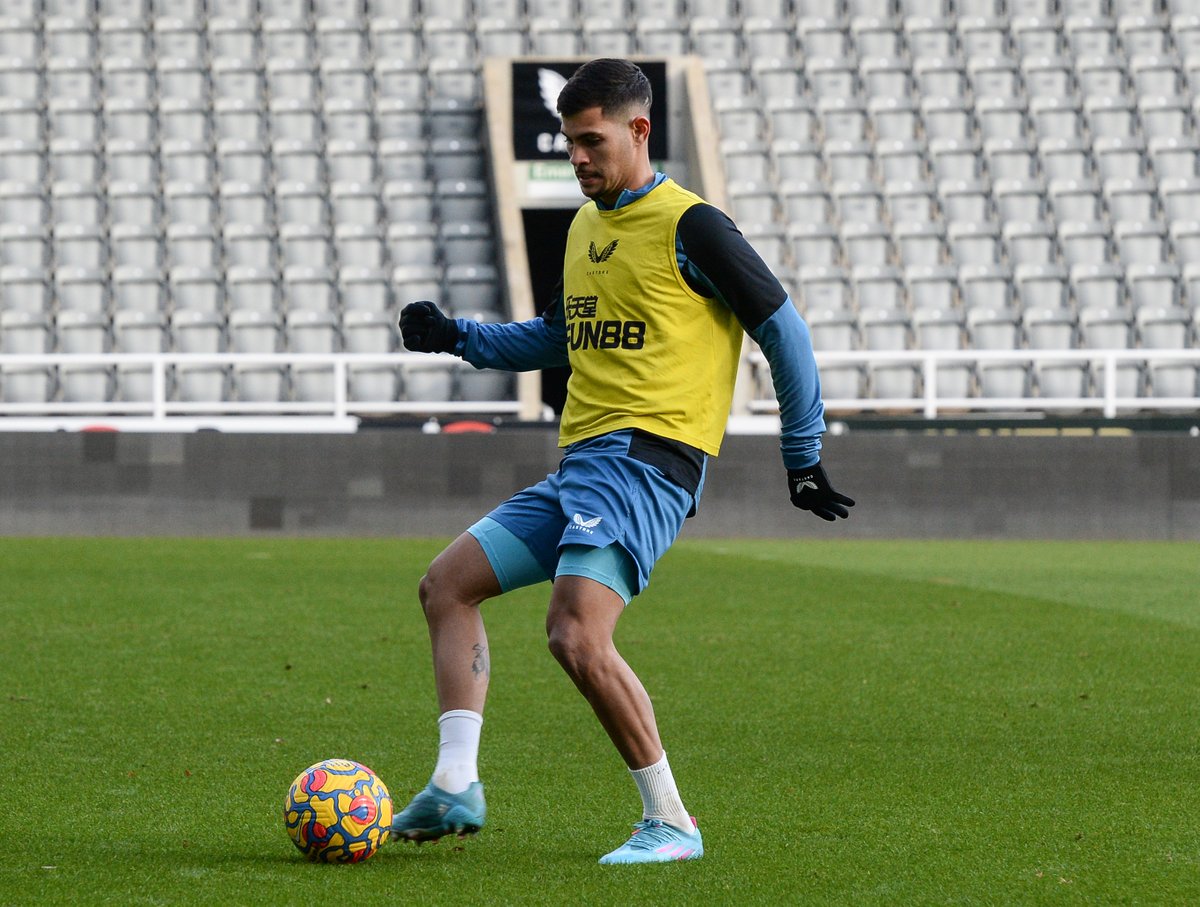 NUFC's tweet photo. 𝗕𝗥𝗨𝗡𝗢 💫

⚫️⚪️ https://t.co/6CNWzkqEsq