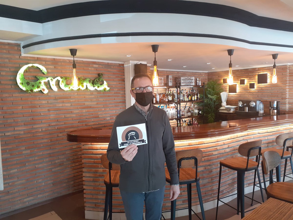 🤎#YoColaboroConLaOrgánica El restaurante <a href="/granarest/">restaurantegrana</a>  colabora con la orgánica. Tú también puedes. Únete a la iniciativa del 5ºcontenedor👇#Servicios de <a href="/ocajuliocs/">Julio Oca Enríquez</a>, te anima a colaborar. Solo tienes que llamar al ☎️ 965 63 12 82 y solicitar tu tarjeta de apertura del contenedor.