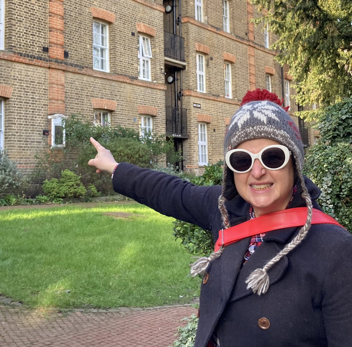 punkgirldiaries's tweet photo. Lene shows Vim where the #punks squatted in #Hampsted #punkrock #squats #smashingtime #London #seventies #learning https://t.co/gV6dCpw3me