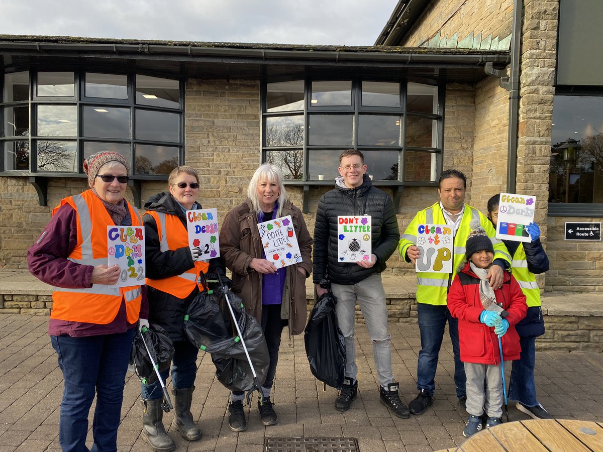 ASollowayUK's tweet photo. Out litter picking with Cllr Gaurav Pandey and team in Mackworth #DontDropItBinIt
@DerbyConserv https://t.co/Lb1XLxXFFT