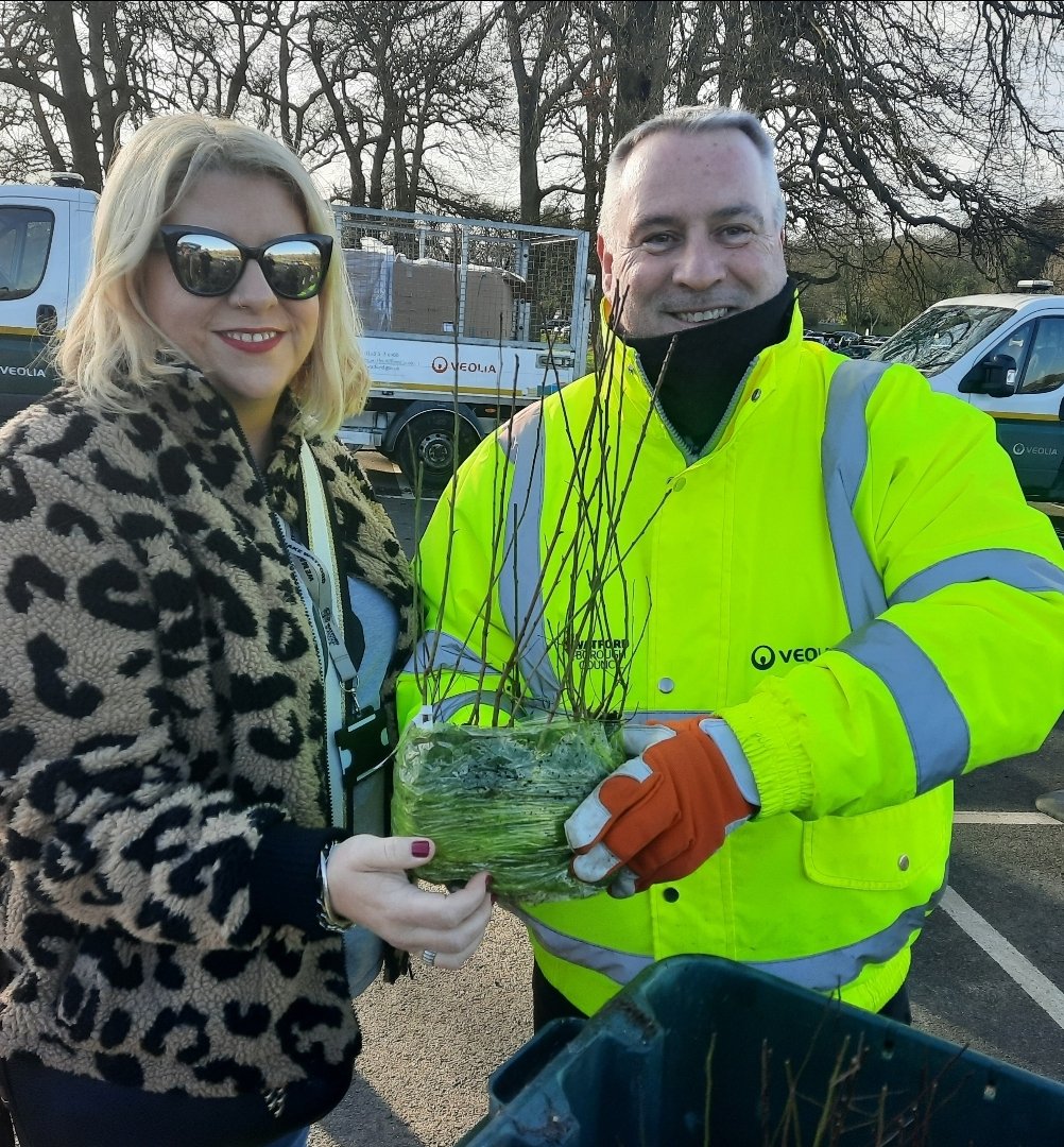 RocHuskisson's tweet photo. Got mine! Go get your FREE @WatfordCouncil trees at Cassiobury Park today! You just need proof of Watford residency! Great work from all the Watford @VeoliaUK team 👏 🌳 https://t.co/oSlewSCxso