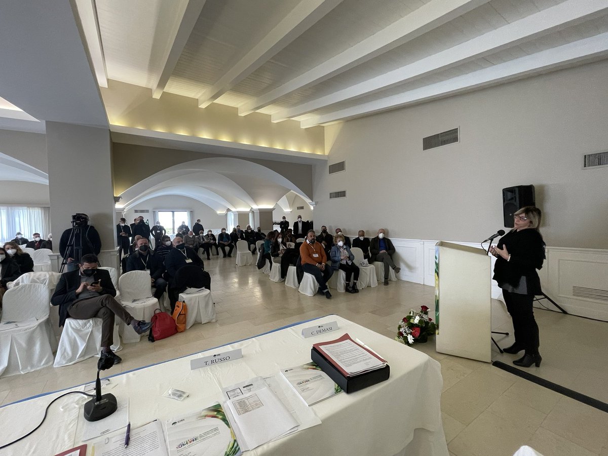 CISLCalabria's tweet photo. 🟢La Segreteria @CislNazionale  Daniela Fumarola conclude i lavori XI Congresso Cisl Reggio Calabria Città Metropolitana, “ Esserci per Cambiare” Persona, Lavoro, Partecipazione, Legalità per il futuro della Città Metropolitana trait  d’union tra Europa e Mediterraneo. 🟢⚪️🔴 https://t.co/OCcplFSwT9