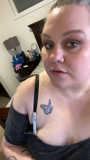Live on @chaturbate right now and I have a new space!!! Come join. Let&rsquo;s break this bed in. #chaturbate<a class="tags" href="/tag/chaturbate">@chaturbate</a><a href="/tag/bbw"class="tags"><span>#bbw</span></a><a href="/tag/camgirl"class="tags"><span>#camgirl</span></a><a href="/tag/chaturbate"class="tags"><span>#chaturbate</span></a><a href="/tag/thicc"class="tags"><span>#thicc</span></a>