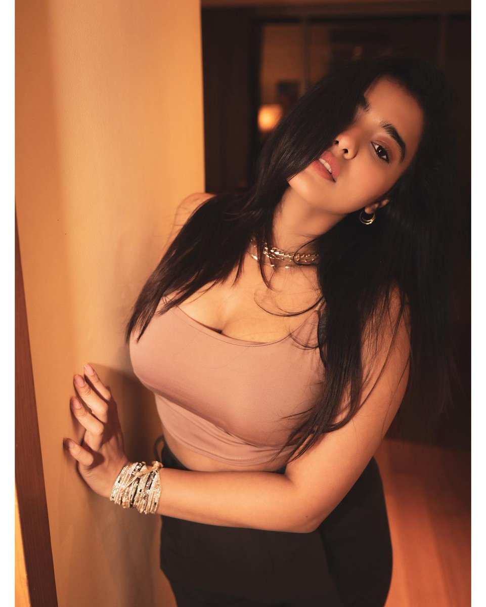 KethikaSharma_'s tweet photo. Gonna Hot 🔥 https://t.co/OujUsIR8TR