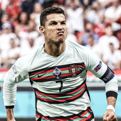 Happy birthday to Cristiano Ronaldo.
The greatest and most gifted human being to ever kick the ball.         