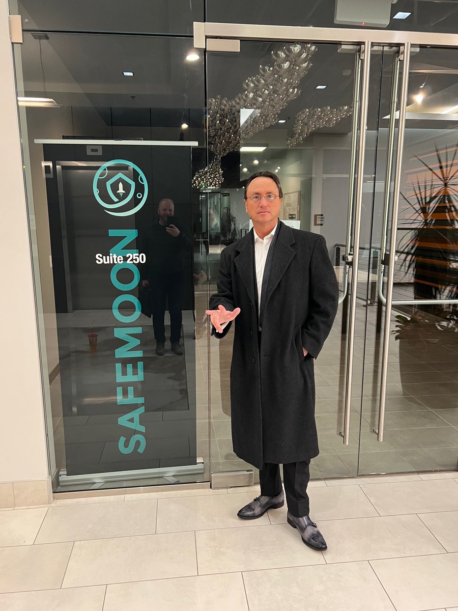 Stopping by SafeMoon HQ
#SAFEMOONARMY #SAFEMOON