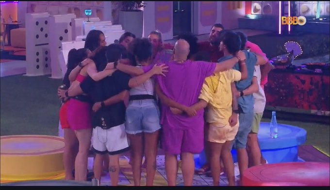 Serio mesmo que a produ&ccedil;&atilde;o demorou 1 ano pra selecionar isso?  &Eacute; muito revoltante,s&eacute;rio.  U&oacute; do borogod&oacute;<a href="/tag/redebbb"class="tags"><span>#redebbb</span></a><a href="/tag/bbb22"class="tags"><span>#bbb22</span></a>