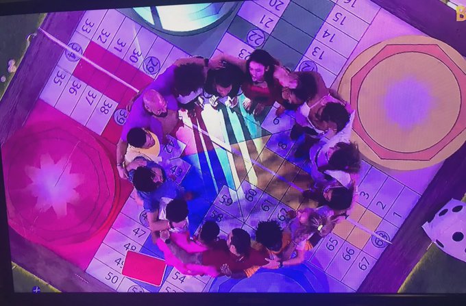 Serio mesmo que a produ&ccedil;&atilde;o demorou 1 ano pra selecionar isso?  &Eacute; muito revoltante,s&eacute;rio.  U&oacute; do borogod&oacute;<a href="/tag/redebbb"class="tags"><span>#redebbb</span></a><a href="/tag/bbb22"class="tags"><span>#bbb22</span></a>