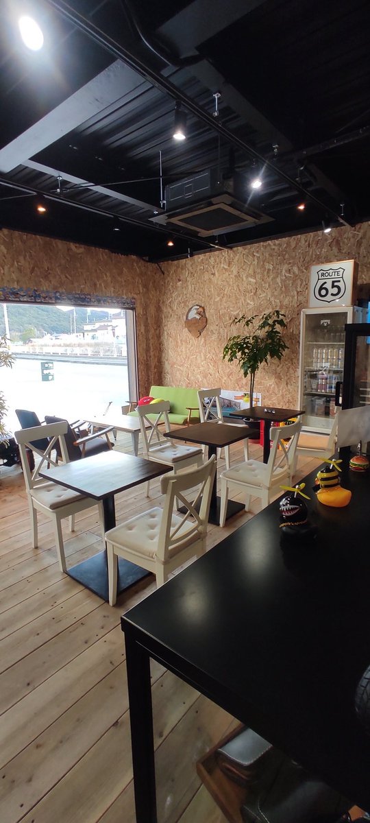 da3Aruki's tweet image. 風強い😣⁉️

初めての来たょ🍔
めっちゃ可愛いカフェ👀✨

#CBF125R 
#ROUTE65