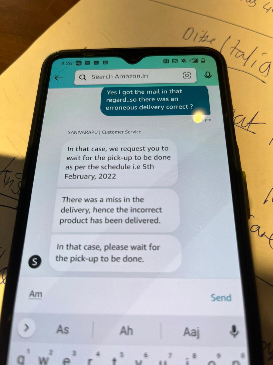 JassiOberoi02's tweet photo. @AmazonHelp In addition, here is an image of the chat box where you'll have acknowledged an error in delivery . The representative refuses to pickup the wrong item saying that where is the One Plus phone ..the same phone which was never delivered in the first place ?@amazonIN @AmazonHelp https://t.co/0Tjs3yL40M