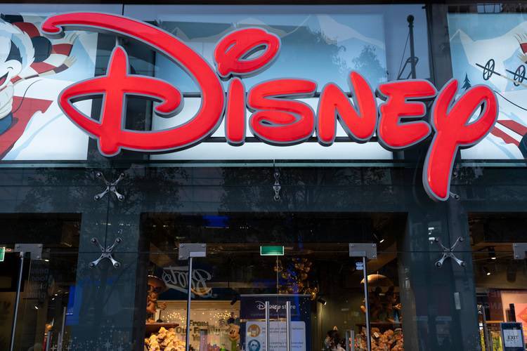 holymeta's tweet photo. NFT NEWS: Disney Is Looking To Hire an NFT Expert.

The company needs new talent to lead its NFT efforts. https://t.co/tKNlL6cpHe