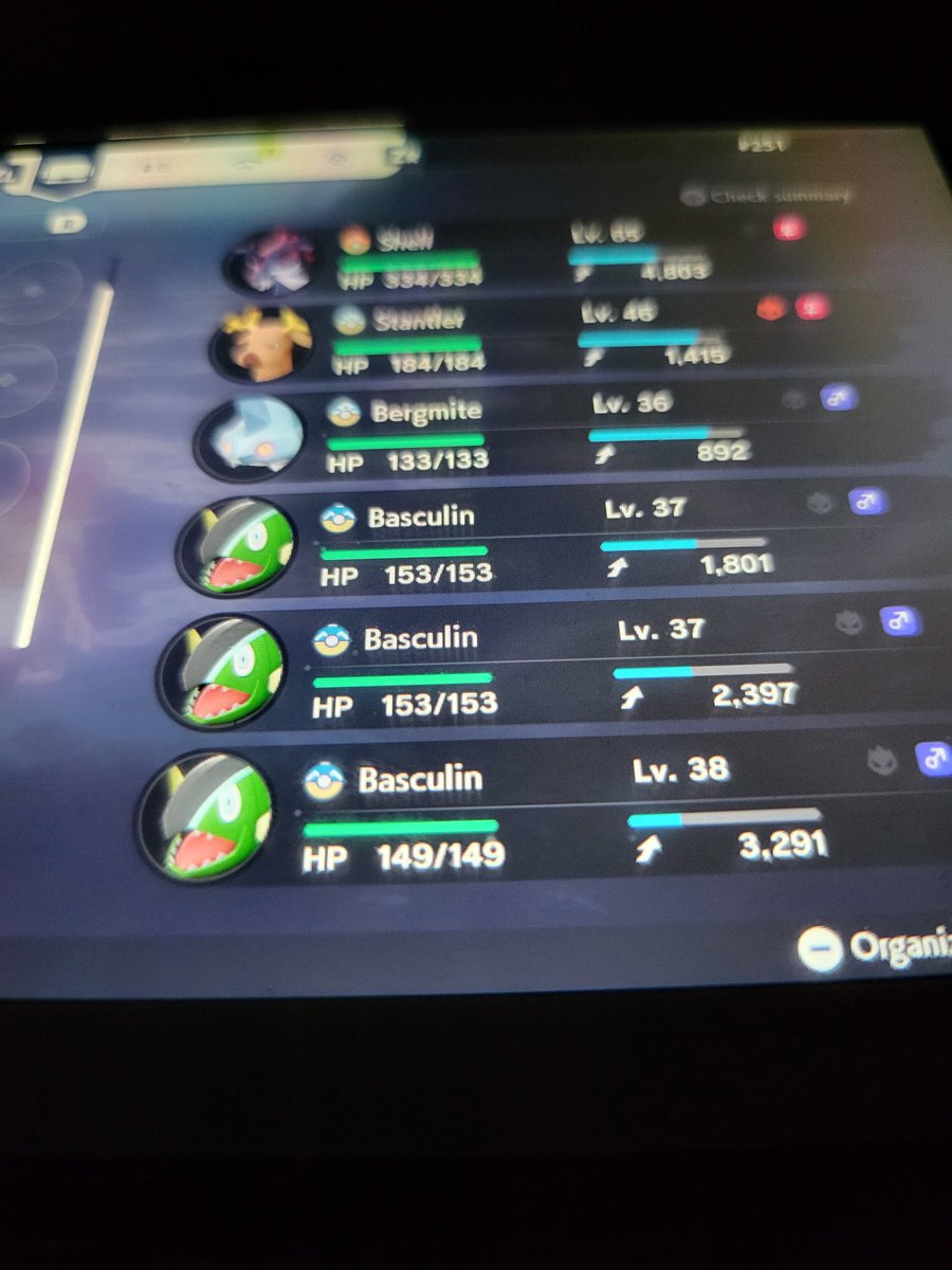 Lemonemonee's tweet photo. its 2am. I...THE SPARKLE SOUND WENT OFF THREE TIMES IN ONE SW A RM. I DIDNT EVEN KNOW SWARMS COULD DO THAT IN LEGENDS ARCEUS. JSUT THOUGHT IT WAS ONE SHINY PER SW A R M https://t.co/t01MilVfdJ