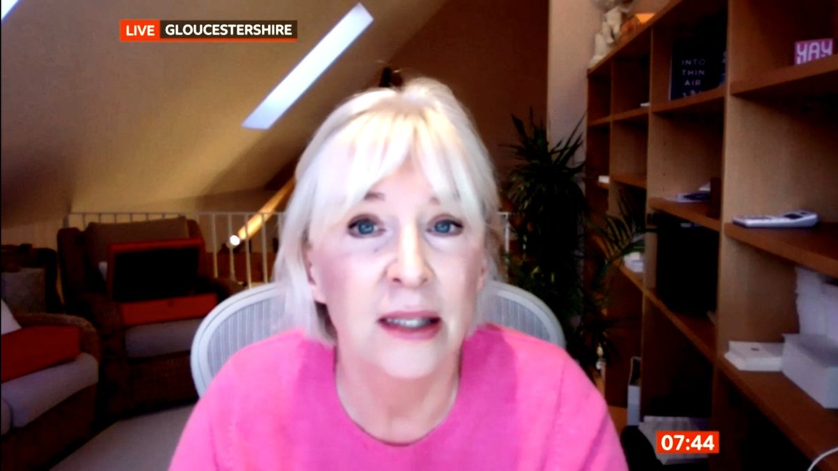 16 shelves, 1 book. 
The culture secretary.
#bbcnews <a href="/BBCNews/">BBC News (UK)</a> #NadineDorries