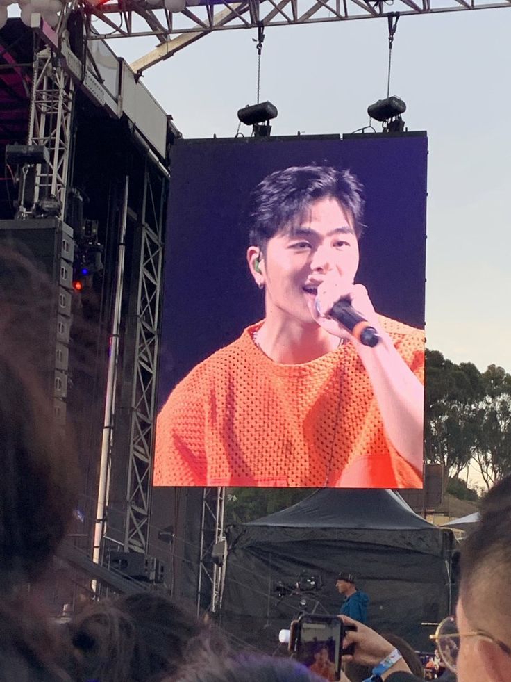 𝐍𝐨 𝐍𝐚𝐦𝐞 || ᴄᴀʟʟ ᴍᴇ ʀᴇᴍᴇ tweet media