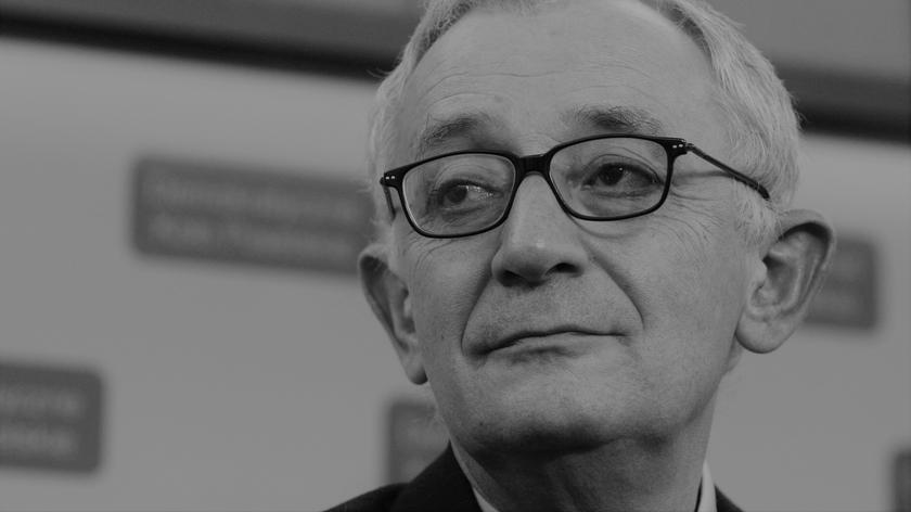Z ogromnym smutkiem przyjęliśmy wiadomość o śmierci Profesora Jerzego Osiatyńskiego. Nasz mentor i wybitny przedstawiciel szkoły kaleckiańskiej na zawsze pozostanie w naszej pamięci.