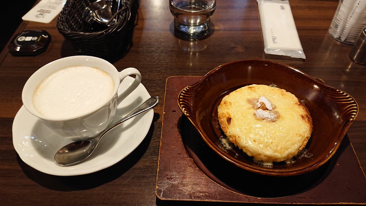 知り合いの東京の方が、ブログで星乃珈琲店のふわとろ焼きチーズケーキを紹介しており、近所に一軒お店があるので食べにきてみた。
絶対オススメと書いてあった...
チーズケーキ...普段ならまず注文しない代物だけど、食べてみたら...

やっぱり美味しかったw
ありがとう、心当たりのあるあなた。