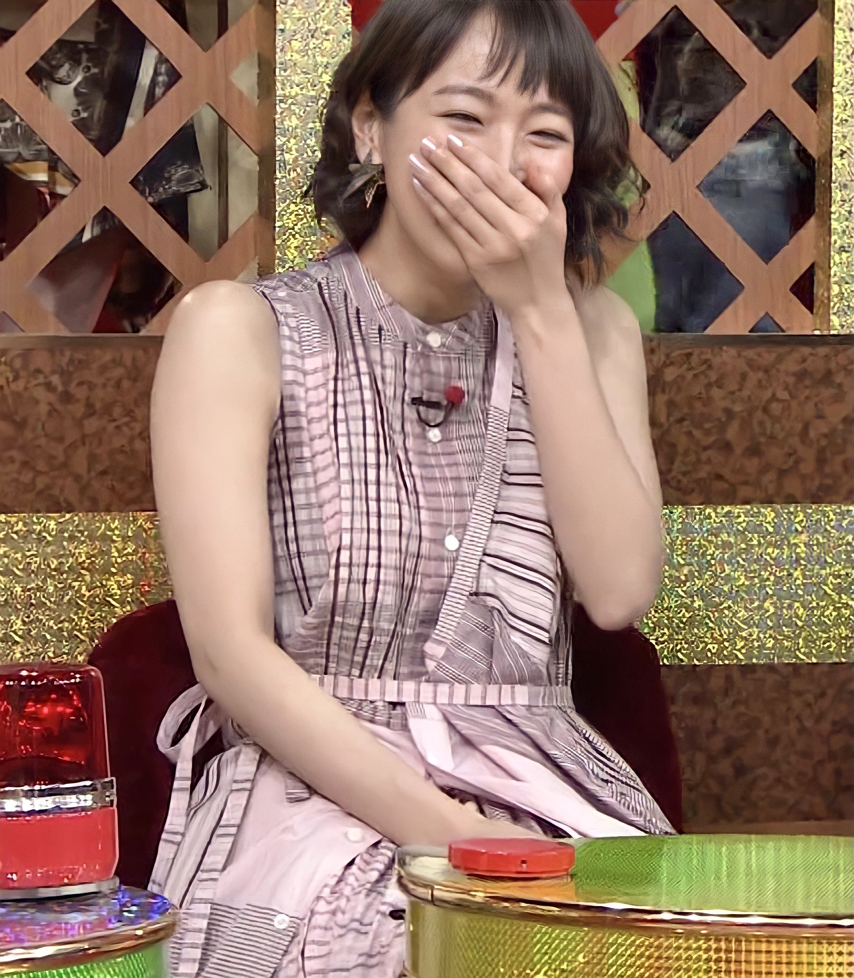 腋の下のパイオニア 吉岡里帆ちゃんのノースリーブ腋汗 夢でいいから直に汗かいた腋を舐めたい 吉岡里帆 腋 脇汗 T Co Utv7o8srqb Twitter